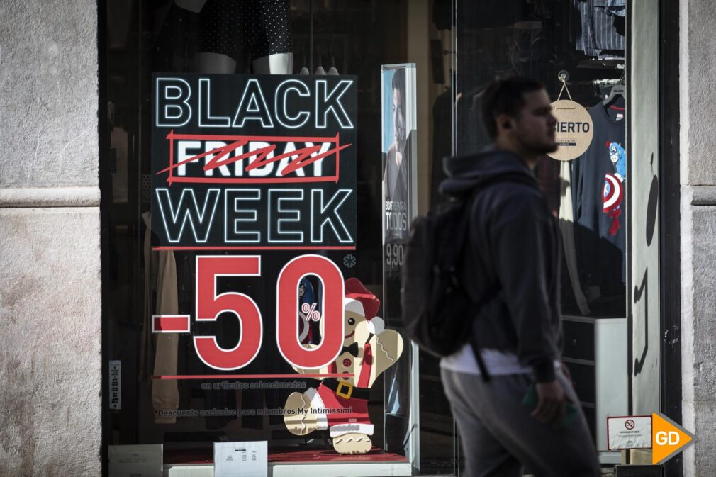 https://www.granadadigital.es/wp-content/uploads/2023/11/Foto-Antonio-L-Juarez-Tiendas-de-Granada-ofertando-el-Black-Friday-2-1010x673.jpg